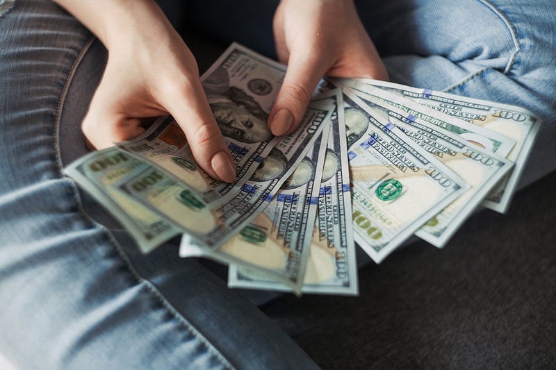 3 Side Hustles That Helped Me Quit My 9–5 Job